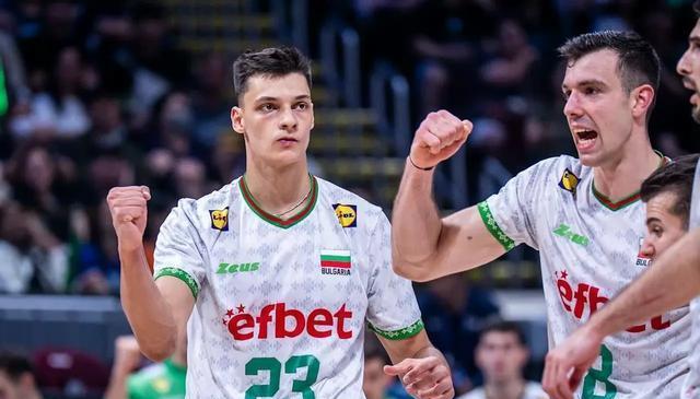 看到世界男, 接应, 尼科洛夫兄 看到世界男, 接应, 尼科洛夫兄